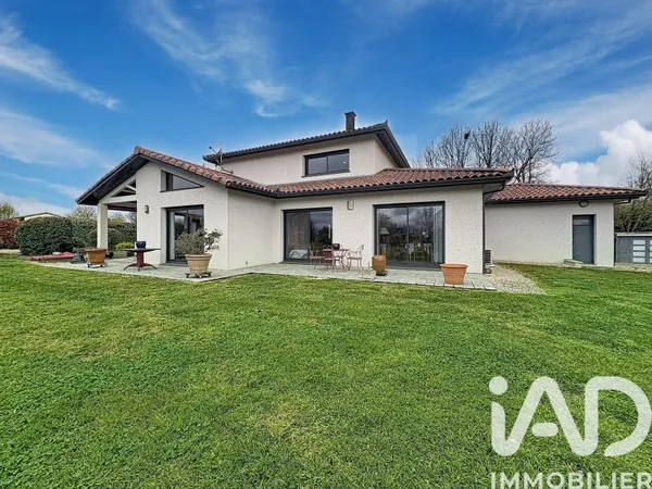 Maison 8 pièces 190 m²