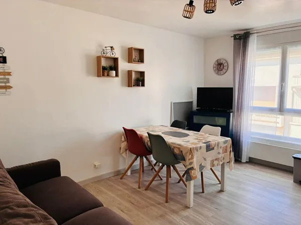 Nouveau! Appartement lumineux à 100m de la plage
