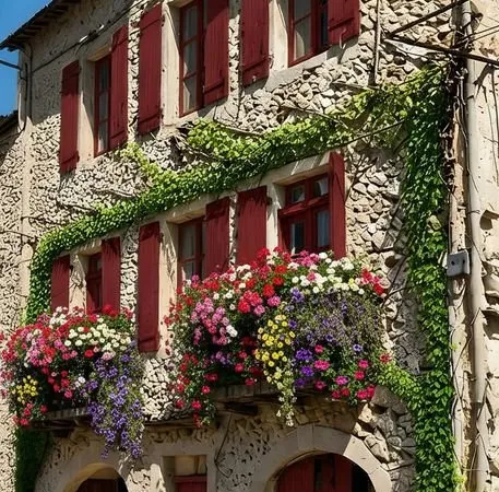 Grande maison de village avec jardin clos