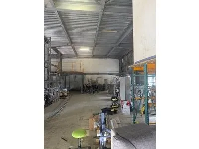 A LOUER, fort de france, zac proche du port depot de 372m2