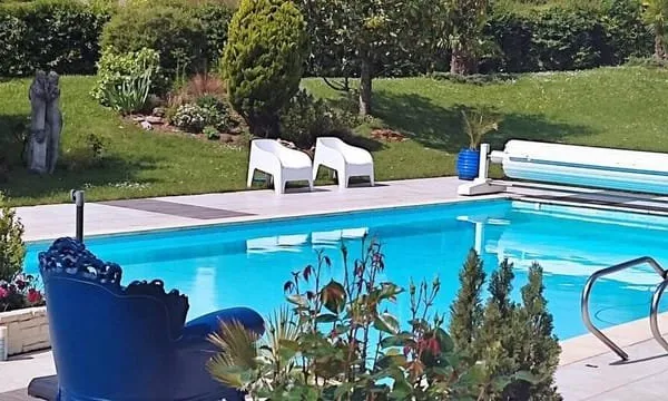 Villa d'architecte avec piscine et tennis à Gannat