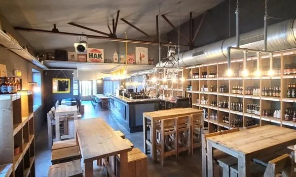 Immeuble commercial 300 m²