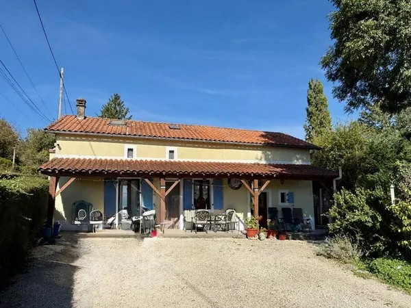 Maison Vente Chef-Boutonne 7p 144m² 165000€