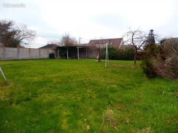 Terrain 841 m²