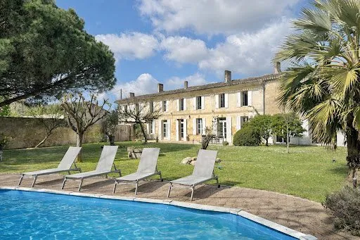 Maison 10 pièces 350 m²
