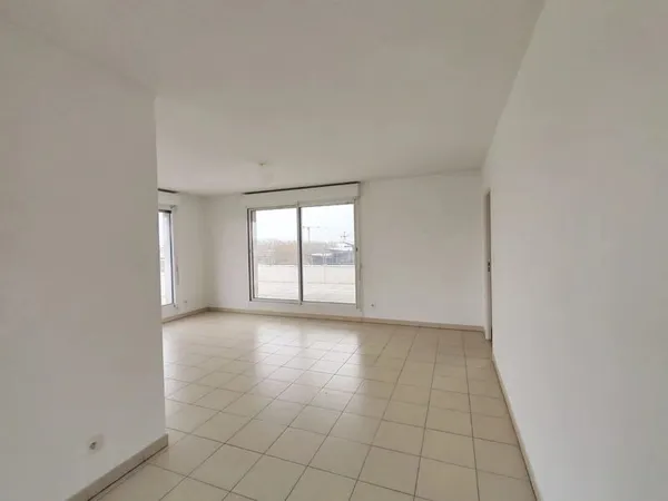 Appartement T5 dernier étage avec terrasse