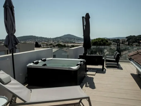 Location haut de Villa en duplex de 110m2 à Portissol meublé