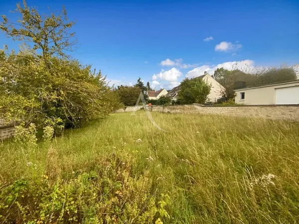 Terrain 738 m²