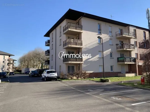 NOEUX LES MINES Appartement T3 en RDC + balcon + 2 places de parking