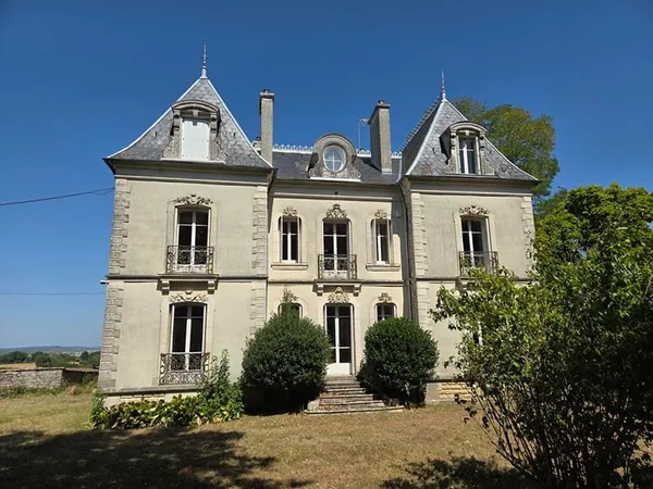 Maison spacieuse à vendre à 2h de Paris- Référence MGB2792