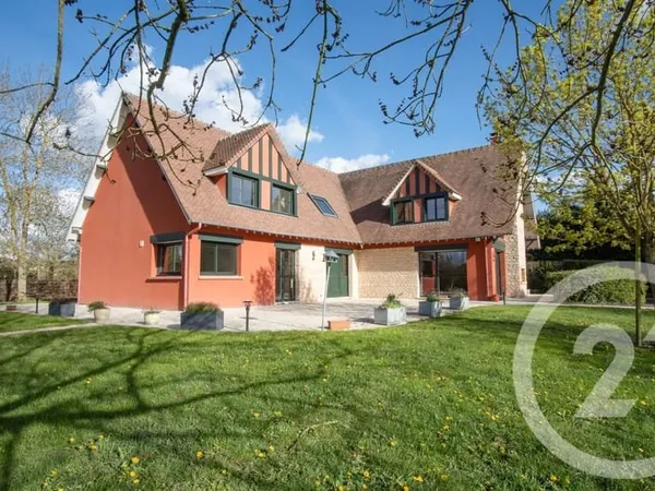 Maison 8 pièces 332 m²