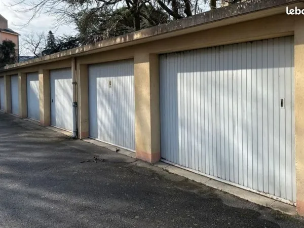 Box garage centre ville