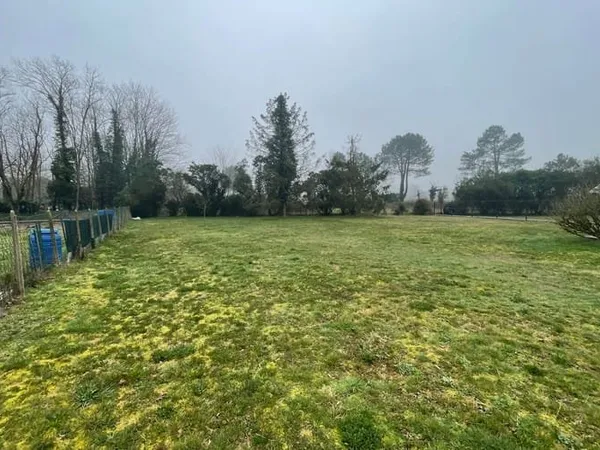 Terrain 1000 m²
