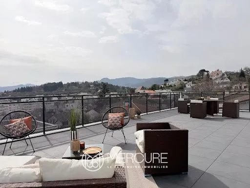 Maison 7 pièces 258 m²