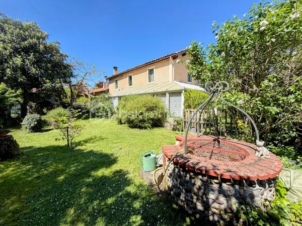 Maison 9 pièces 225 m²