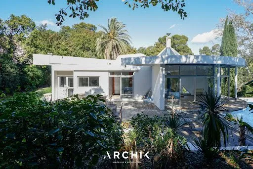 Maison 8 pièces 346 m²