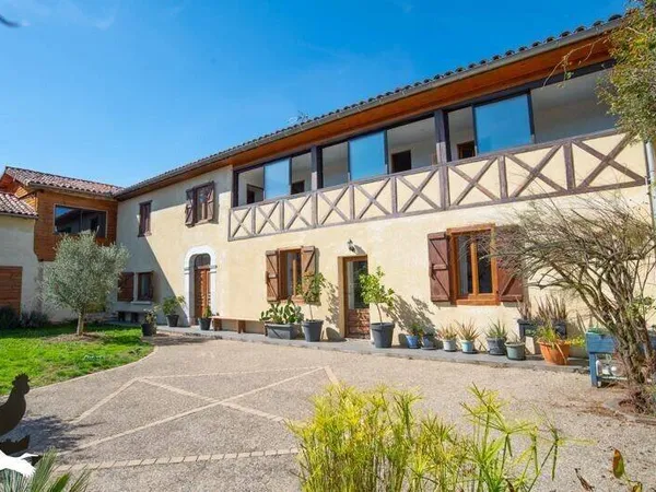 Maison 10 pièces 259 m²