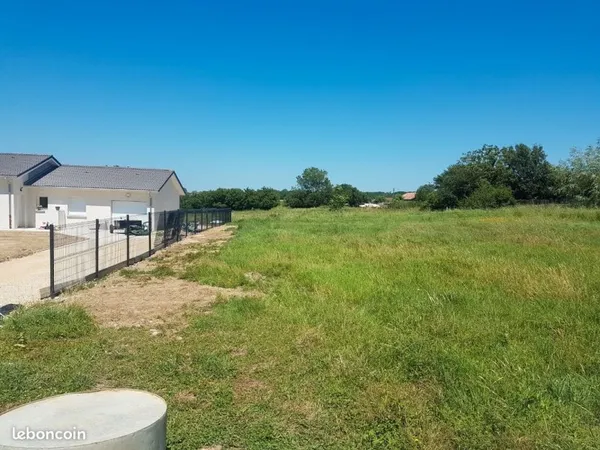 Terrain constructible 1476 m² viabilisé - Fibre - 25 min Mâcon - hors lotissement