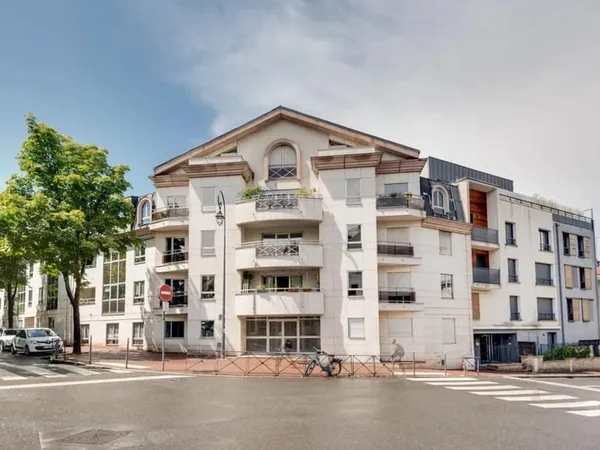 Appartement RDC de 4 pièces de 87 m2 à Issy-les-Moulineaux