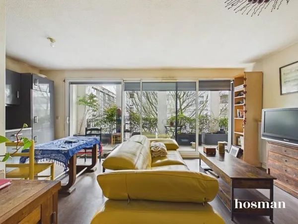 Appartement 3 pièces de 58,6 m² avec balcon et parking - Rue des Anciens Combattants d'Afrique, Bord
