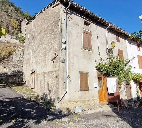 Maison de village à rénover