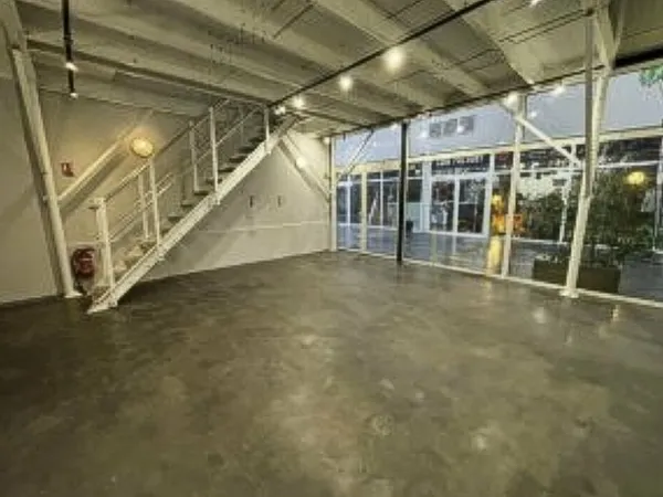 Local commercial 135 m²