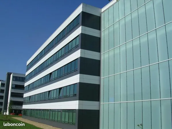 BUREAUX 145 m² TOURS