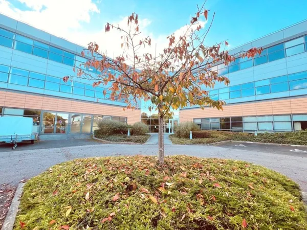 Bureaux 964 m²