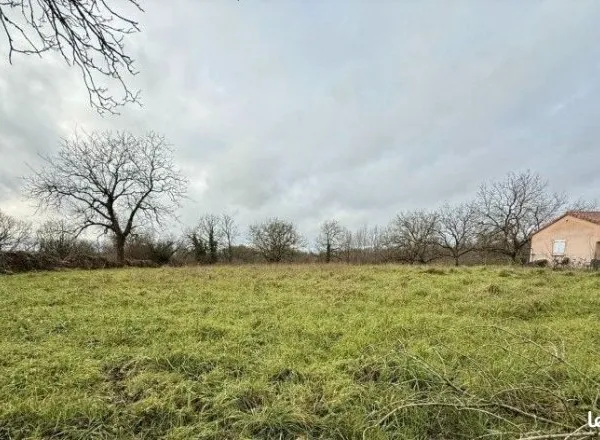 Terrain 2 191 m² Issepts