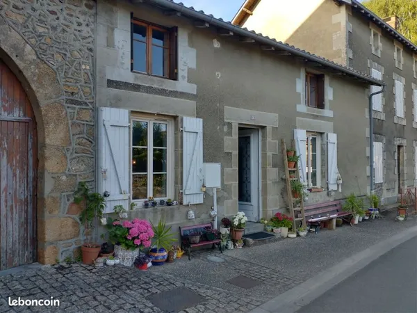 Cottage For sale. Chalet a vendre. Semi detached