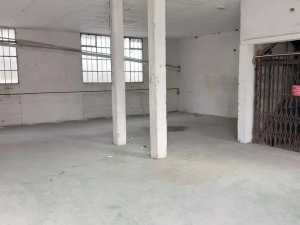 Local 160 m² Mimet