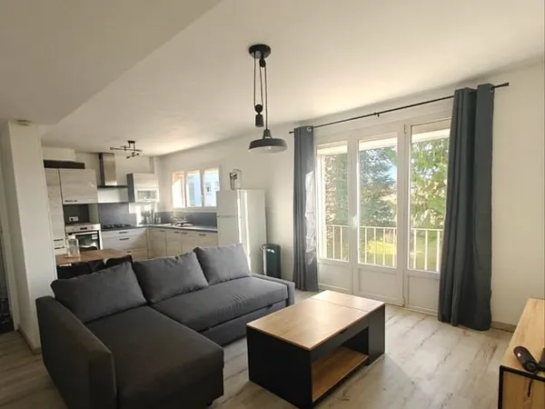 Appartement meublé 73 m² - 3 chambres - Proche facs & centre - Besançon Appartement meublé de 73 m² 
