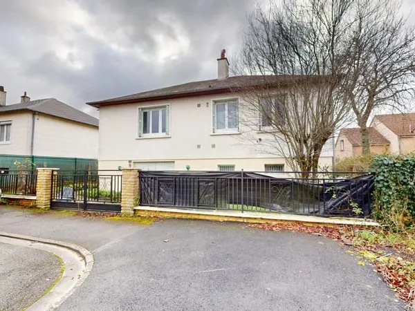 Maison Bourges 3 pièce(s) 75 m2 - Sous Sol -