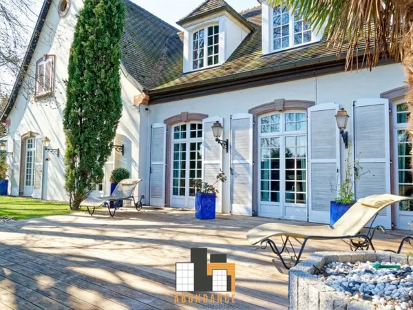 Maison de luxe 8 pièces 327 m²
