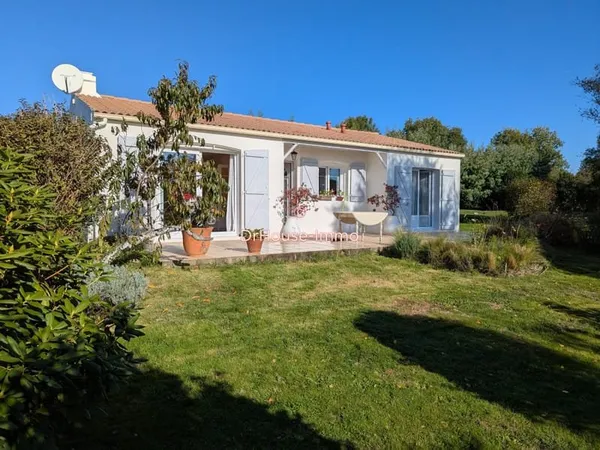 - MAISON PLAIN-PIED 87m² - 2 CHAMBRES - TERRAIN 1199m² - CALME -