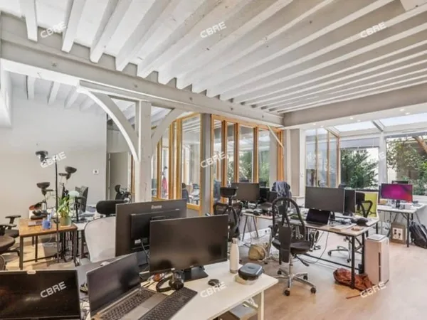 Bureau 295 m²