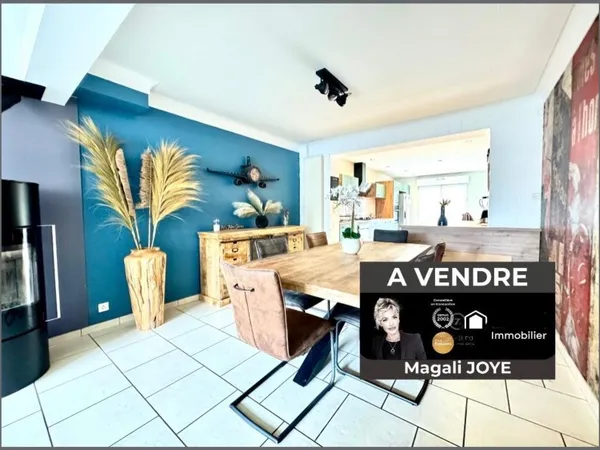 Centre du village : Semi-Plain-Pied avec garage, parking et jardin