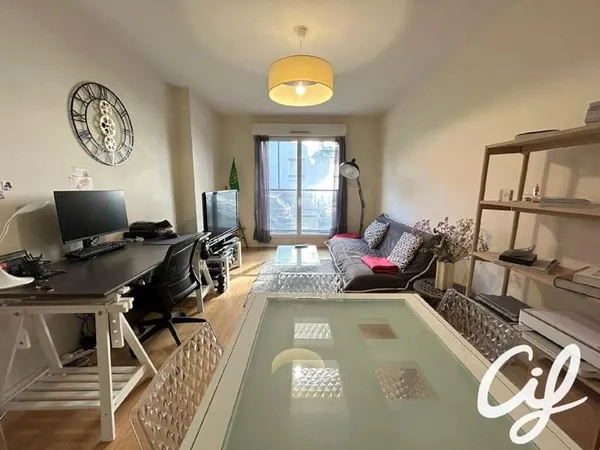 Appartement T3 NANTES Champ de Mars - 61.25 m2 230 000 Euros