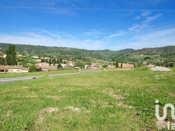 Terrain 649 m²