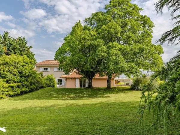 Maison traditionnelle 8 pièces 194 m²