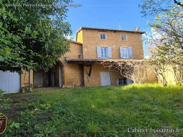 Maison en pierres avec jardin,Proche centre