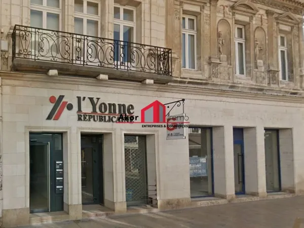 Local commercial 300 m²