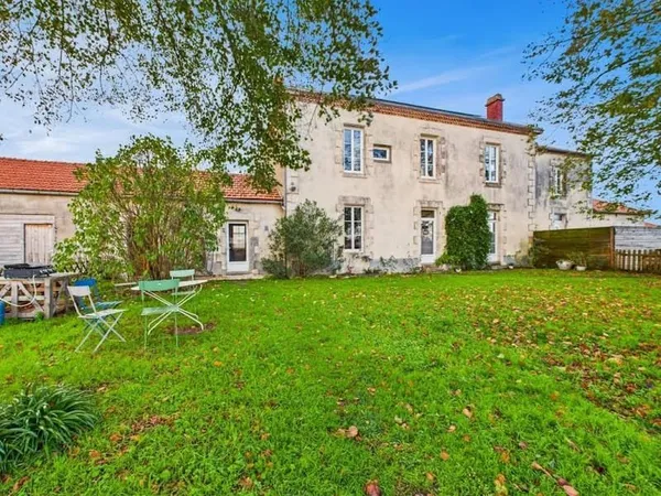 Maison 10 pièces 210 m²
