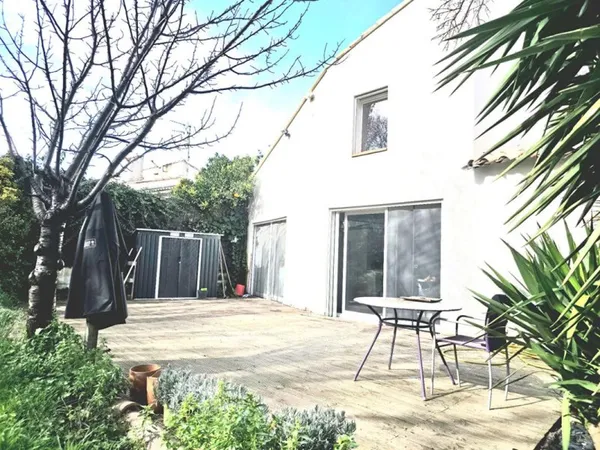 MAISON COUP DE COEUR LUMIÈRE, VOLUMES & STYLE À LA SEYNE-SUR-MER