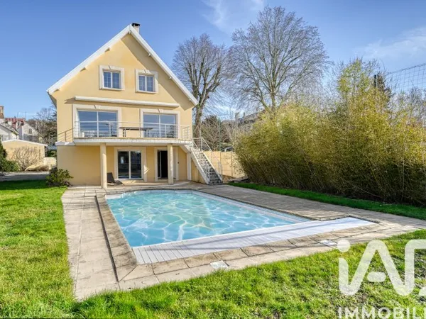 Maison 10 pièces 247 m²