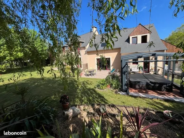 Maison 8 pièces 198 m²