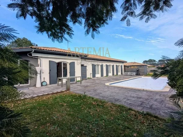 Maison 6 pièces 195 m²