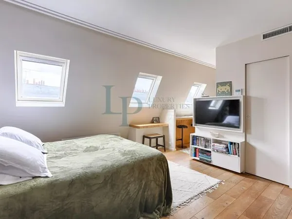Studio d'exception - 21,5 m² Carrez / 27,62 m² habitables - Refait à neuf, meublé & équipé - Investi