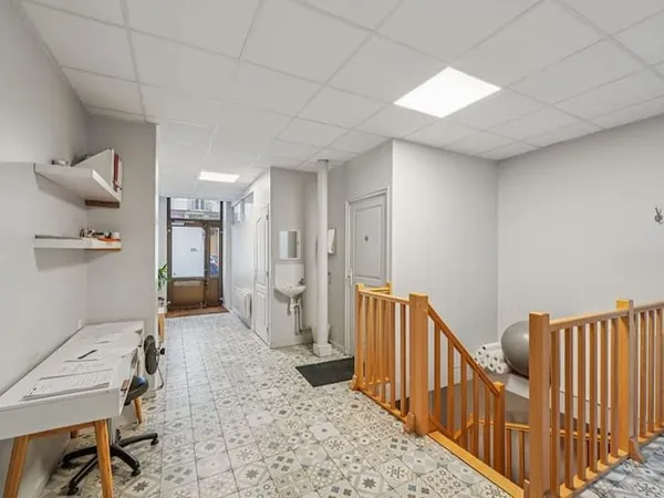 Local 4 pièces 106 m²
