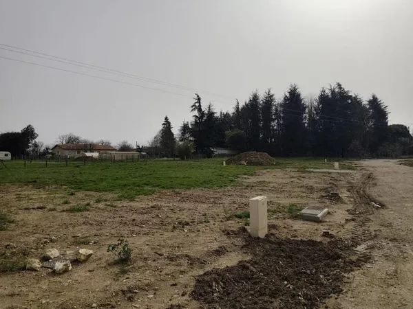 Terrain 541 m²